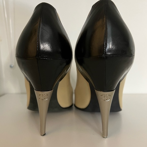 Authentic Classic CC Pumps - Picture 3 of 14